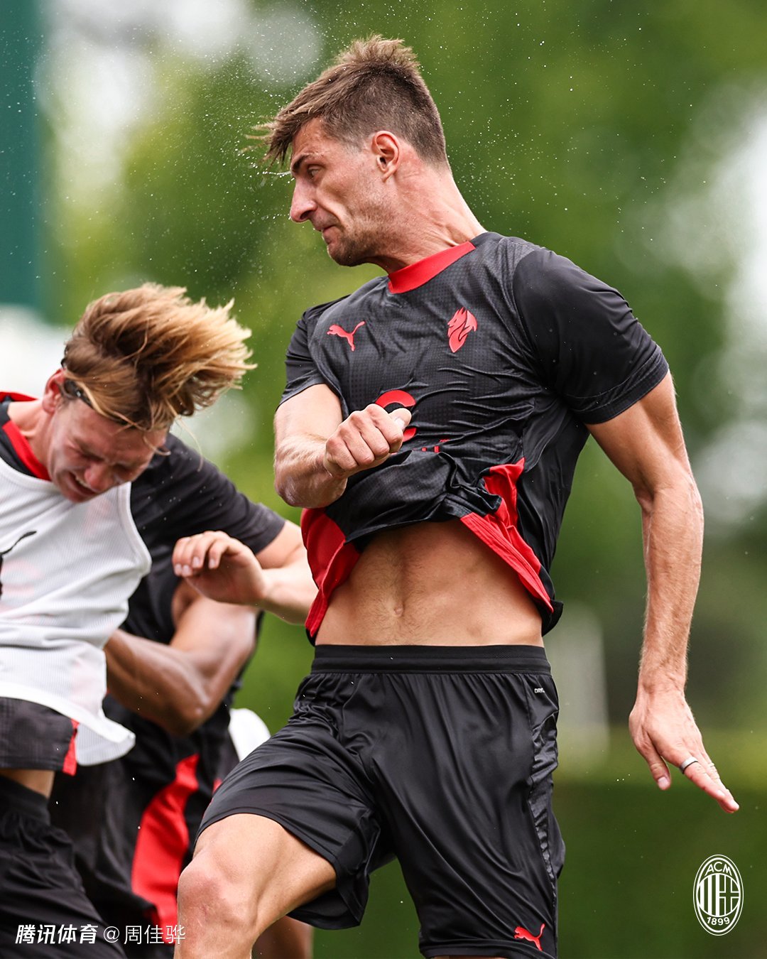 开云体育下载-包含AC米兰发布备战花絮，今晚绝杀压哨，CBA季后赛任务艰巨，团队化学反应显著的词条