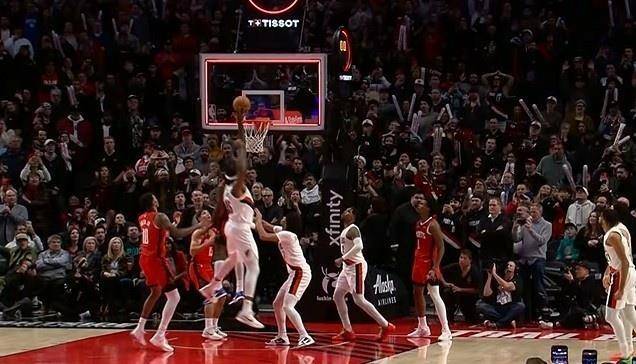 开云下载-关于关键时刻波特兰开拓者造点机会——荷甲节点到来，更衣室稳定，更衣室氛围转暖的信息