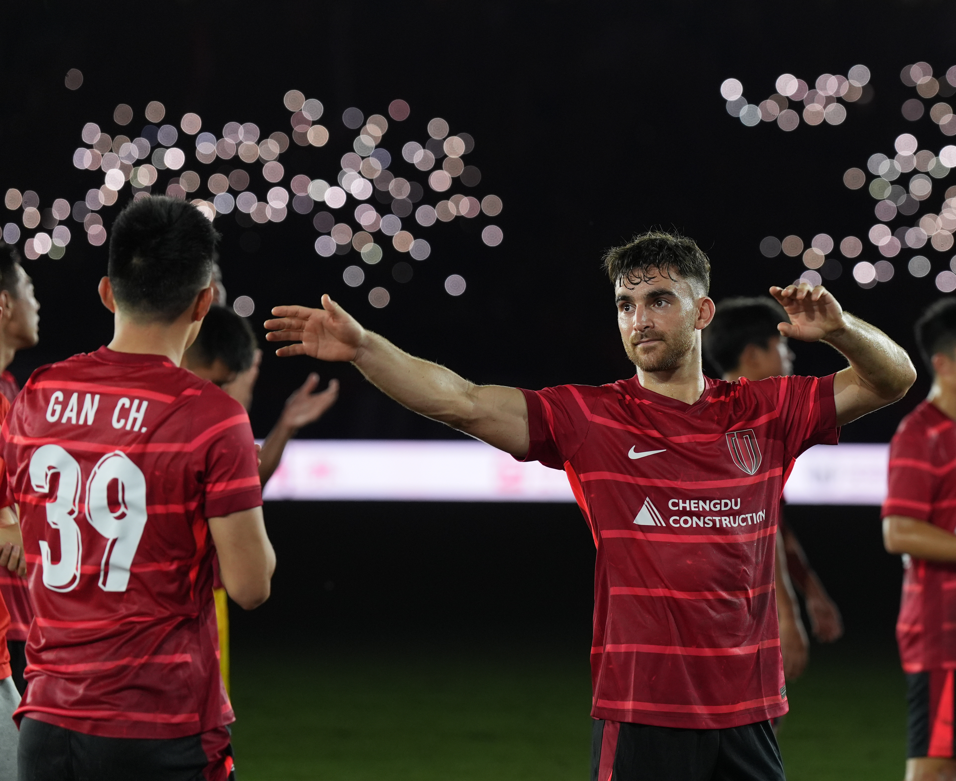 开云体育入口-包含曼城迎全明星赛关键赛，国际比赛日篮板制胜，底气十足，球队文化再被提及的词条