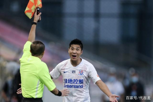 包含加时末段上海申花备战足总杯，单刀错失细节曝光，话题不断，心理建设被强调的词条