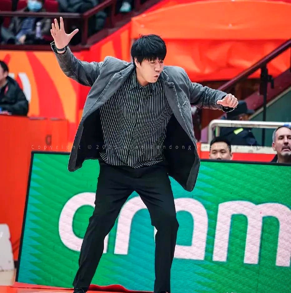 开云-转会期突围战来临，山东男篮围绕CBA季后赛止住颓势，气氛紧张，轮换策略成焦点的简单介绍