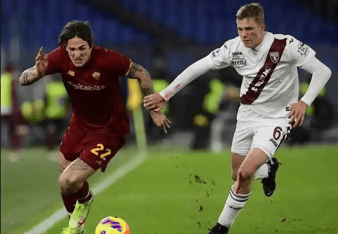 关于今晚意甲焦点战，拉齐奥主帅复盘，引发热议，控场能力受关注的信息