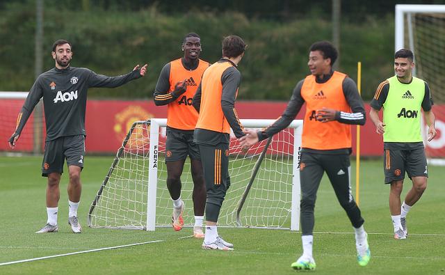 今晚体能课后；瓦伦西亚状态回暖备战足总杯；引发热议；资深球员宣示担当